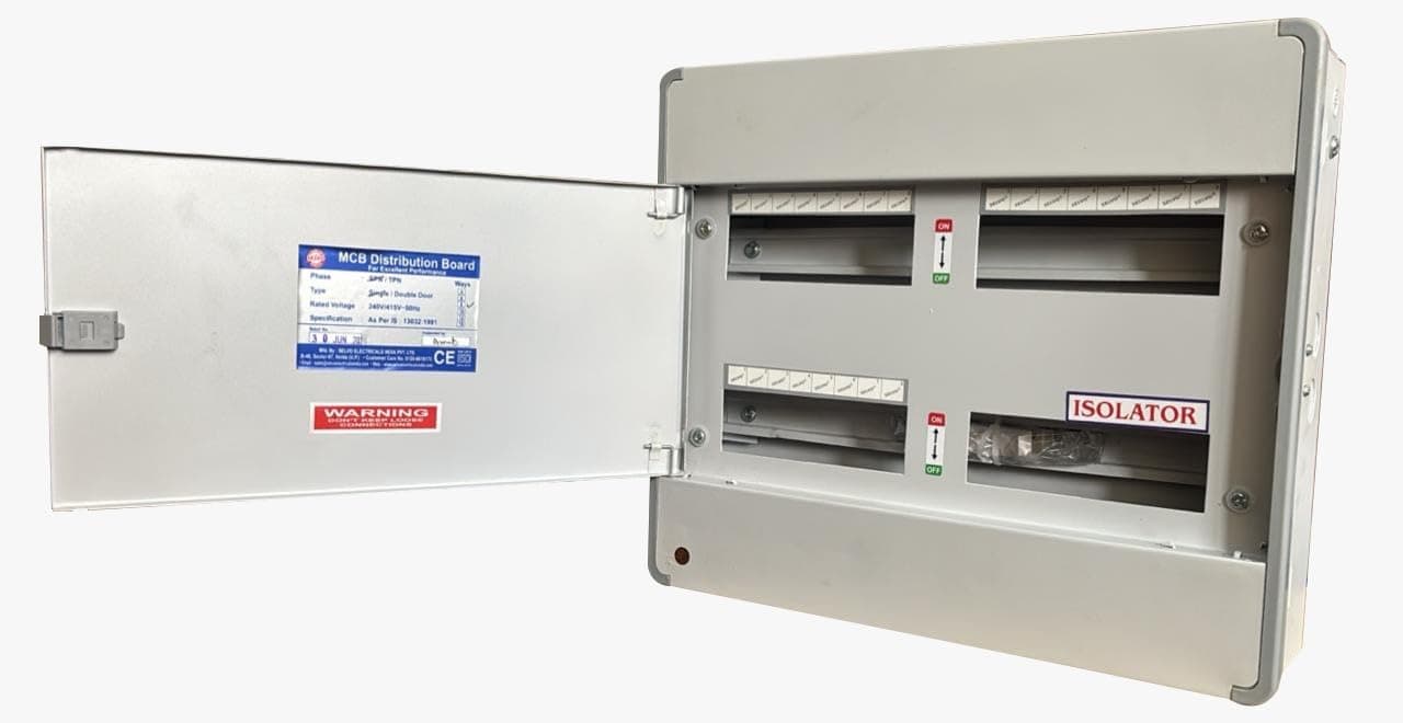 SELVO 8 Way TPN Distribution Board | Metal Double Door MCB Panel Board | Heavy Duty Powder Coated Electrical Distribution Box for Industrial & Commercial Use
